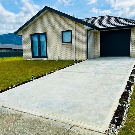 Holiday Home In Beautiful Te Anau Exterior foto